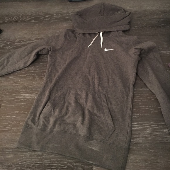 Nike Tops - nike sweatshirt