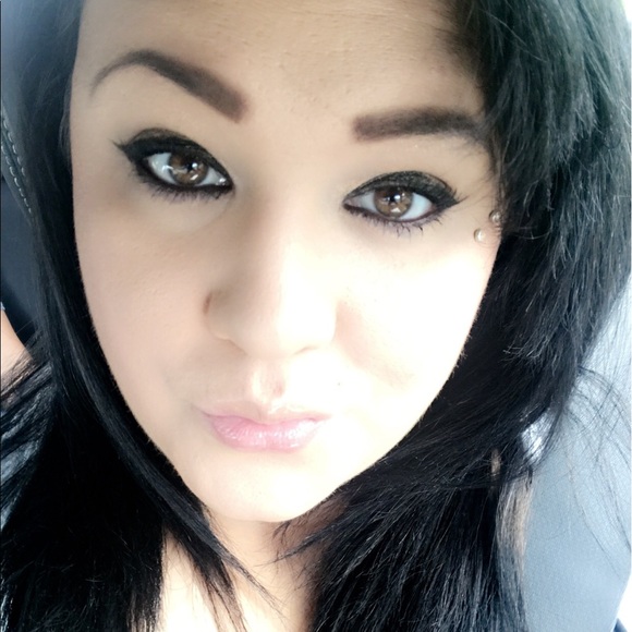 Meet your Posher, Melissa - Picture 1 of 1