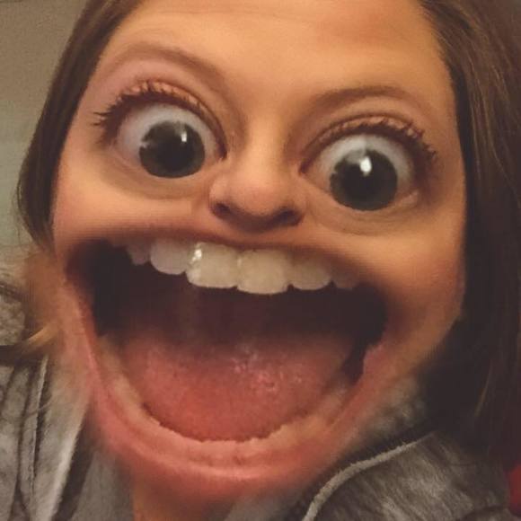 Meet your Posher, Lacee - Picture 1 of 1