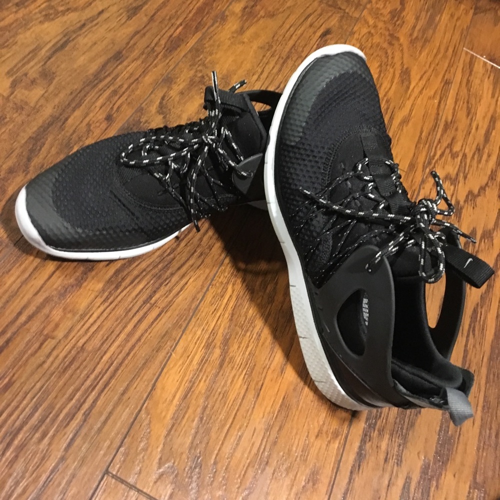 Nike free woman's viritous