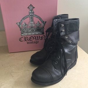 Boots - Great for 🍁🍂 FALL 🍁🍂 just add leggings