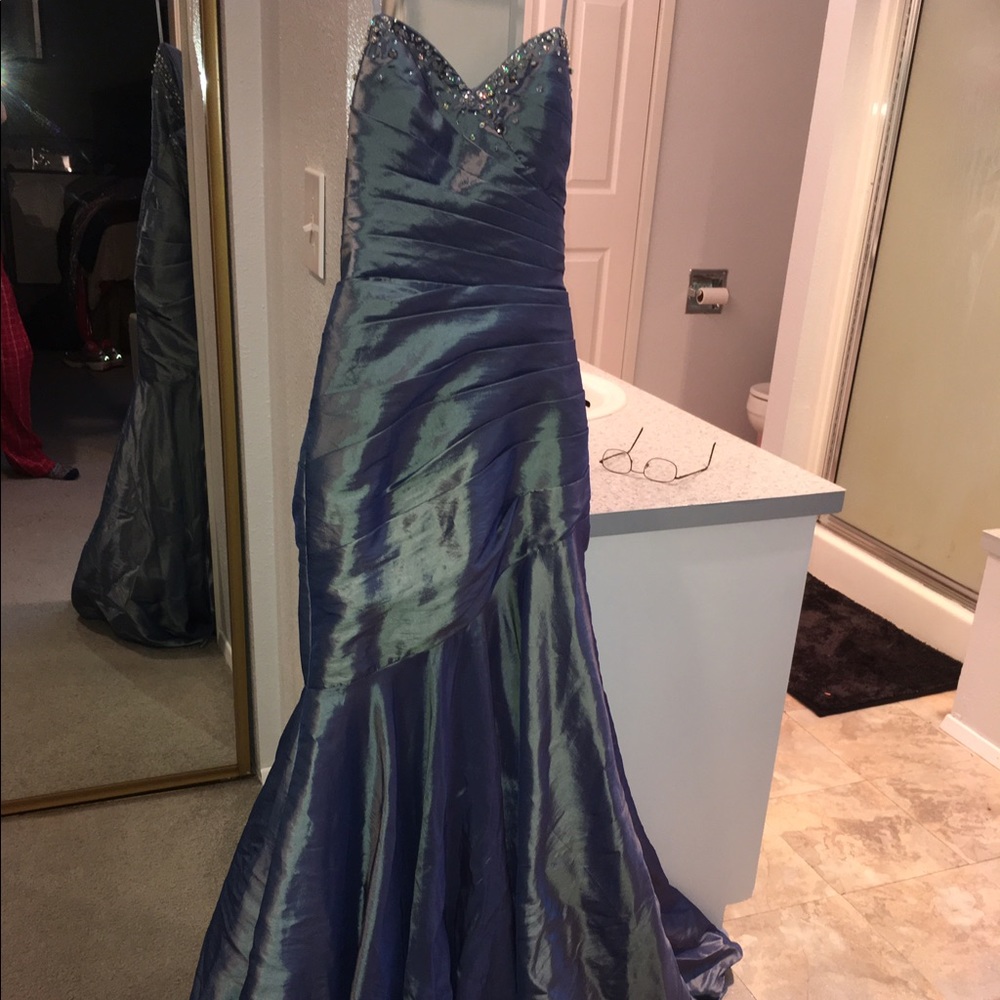 Strapless mermaid prom dress!!