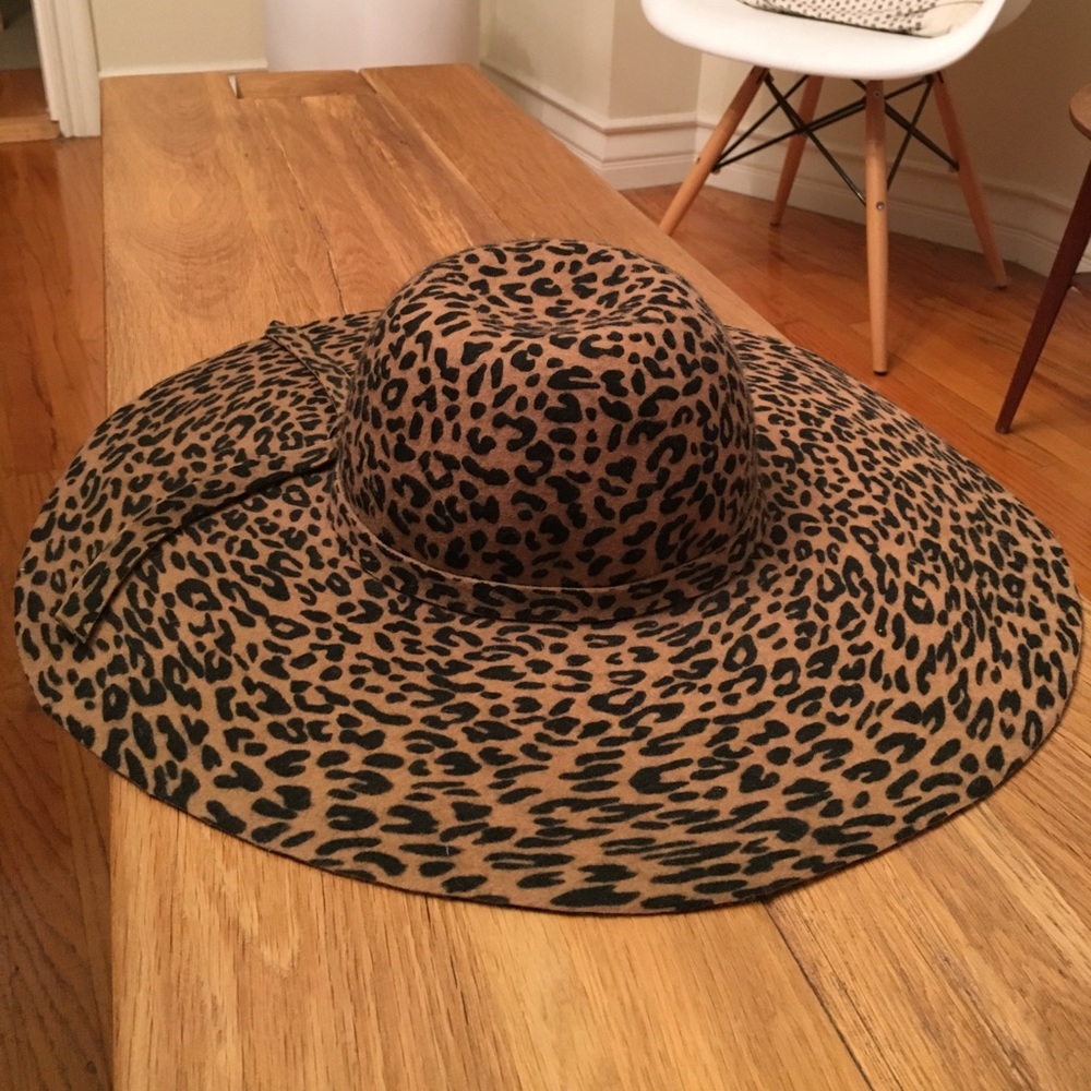 Cheetah print wide brim floppy hat