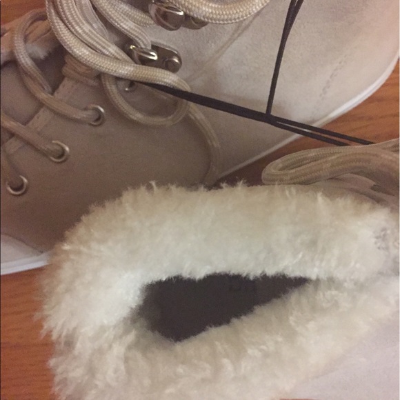 NWT- H & M high top sneakers. - Picture 5 of 8