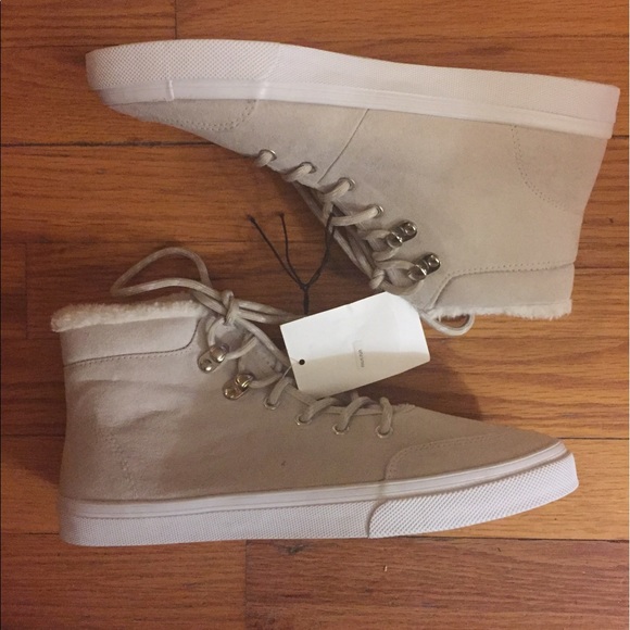 NWT- H & M high top sneakers. - Picture 3 of 8