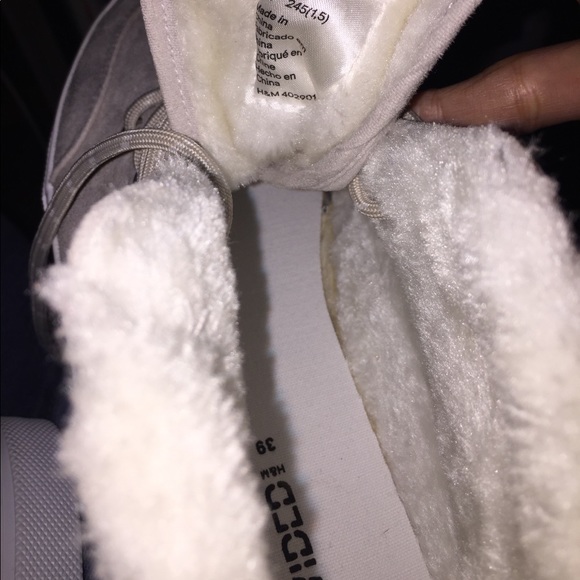 NWT- H & M high top sneakers. - Picture 8 of 8
