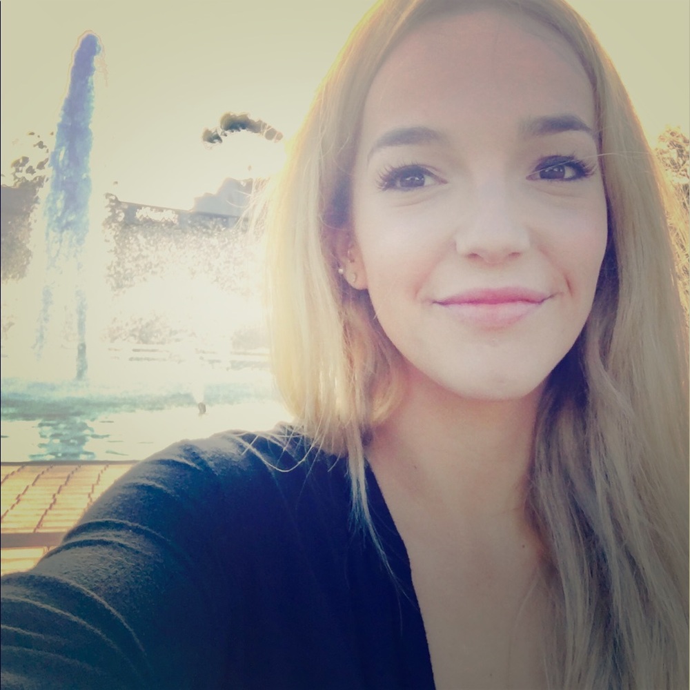 Meet your Posher, Ashley