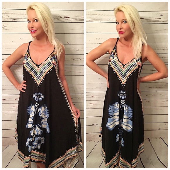 Stunning kite dress with royal blue flower! LAST 1 - Picture 2 of 3