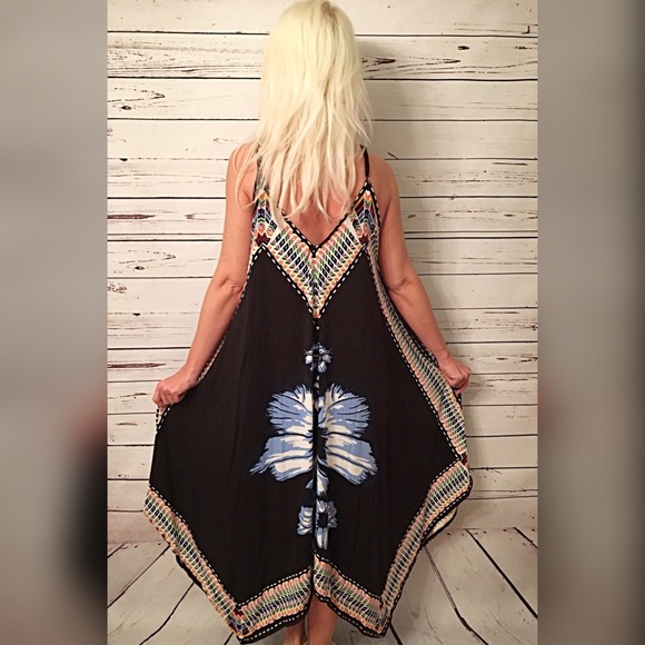 Stunning kite dress with royal blue flower! LAST 1 - Picture 3 of 3