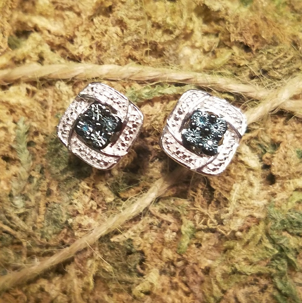 Bella Luce Dainty Earrings