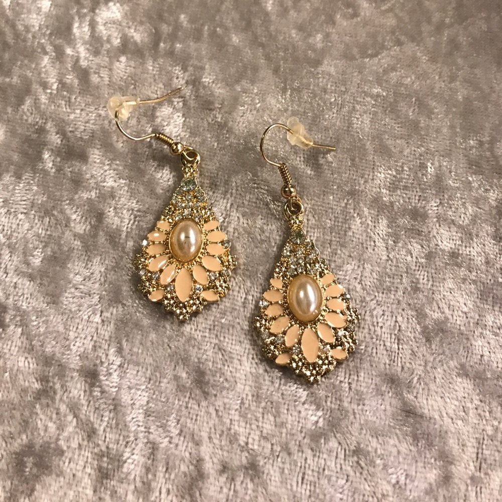 Gold & pearl earrings