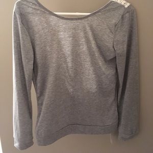 Long leave shirt with low back