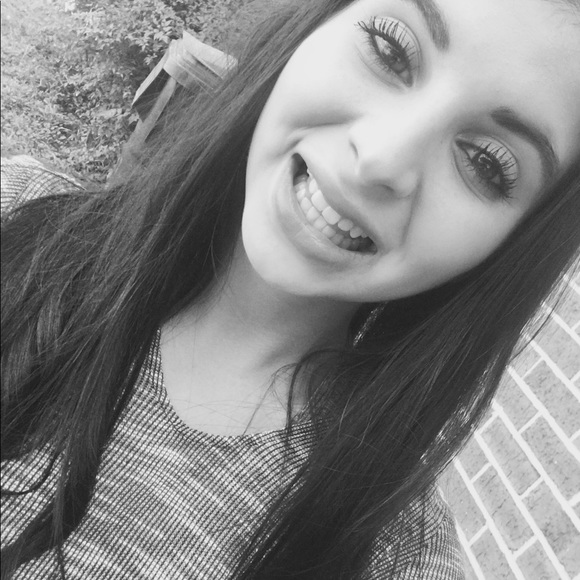 Meet your Posher, Raegan - Picture 3 of 3