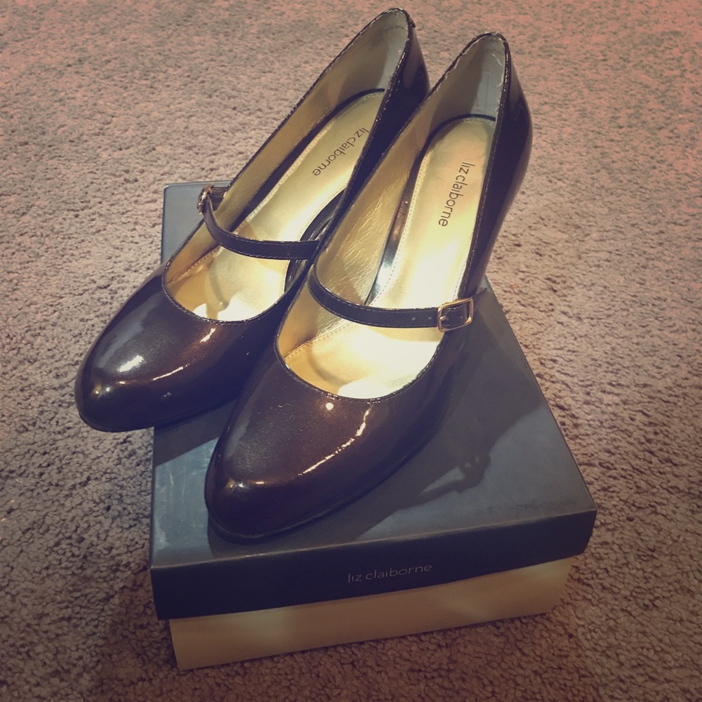 Liz Claiborne Brown High Heels