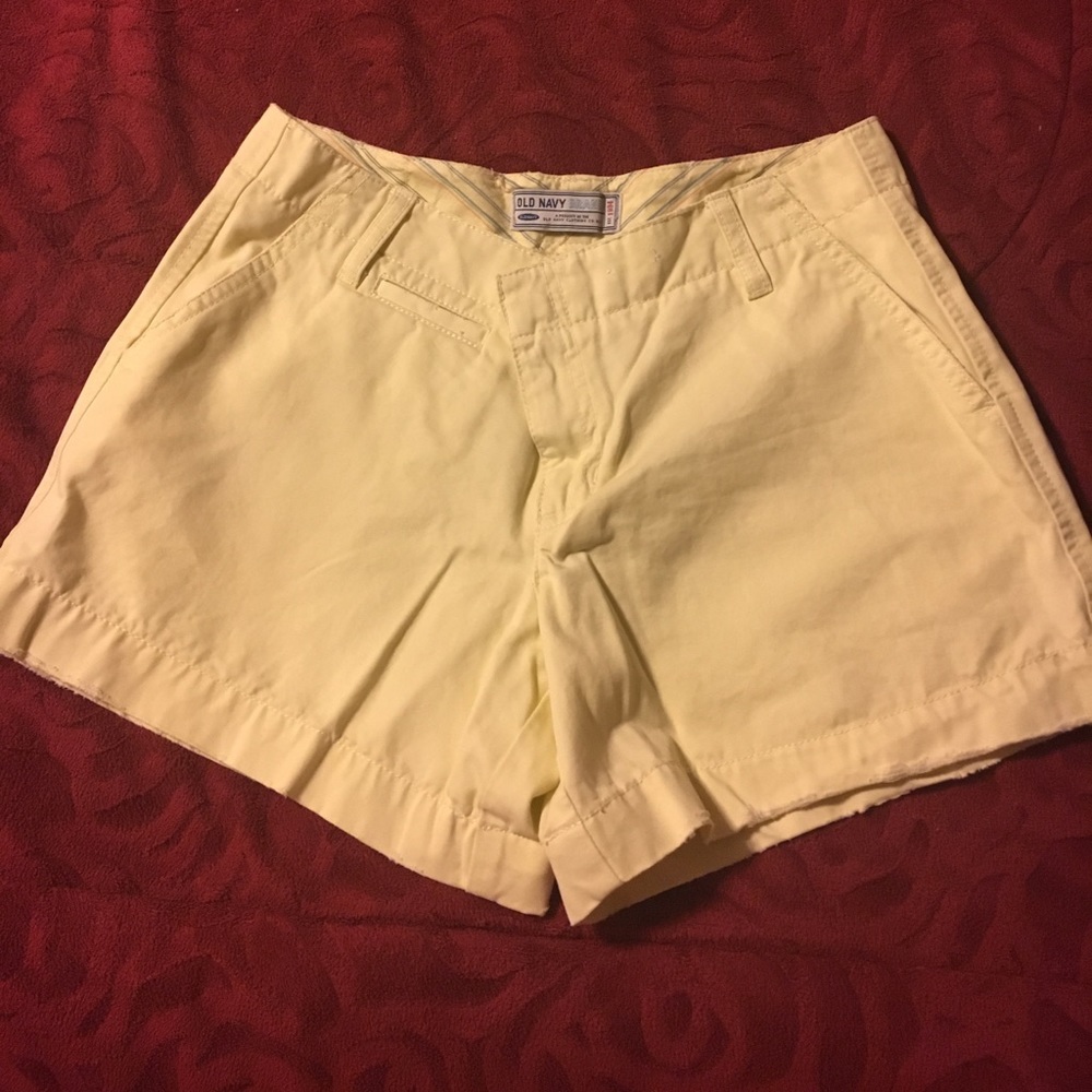 Ladies Size 4 Old Navy Pale Yellow Shorts