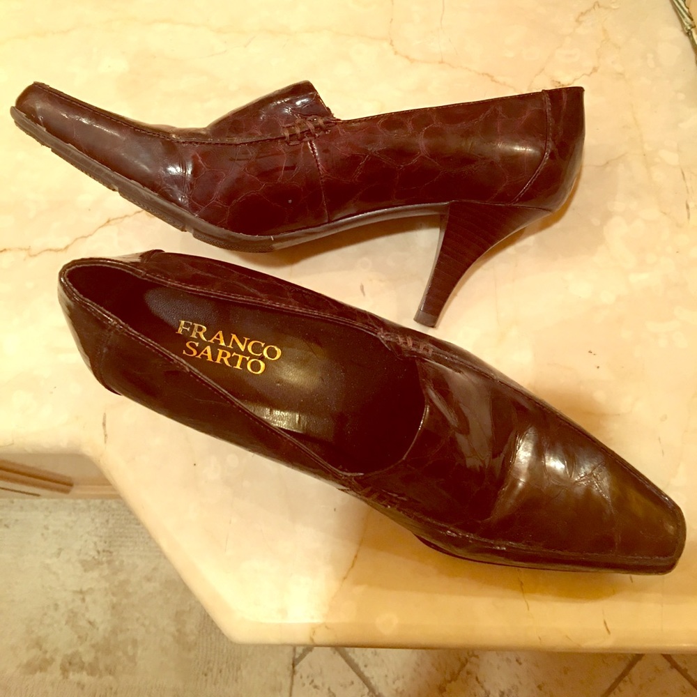 Franco Sarto Brown alligator patent style shoes