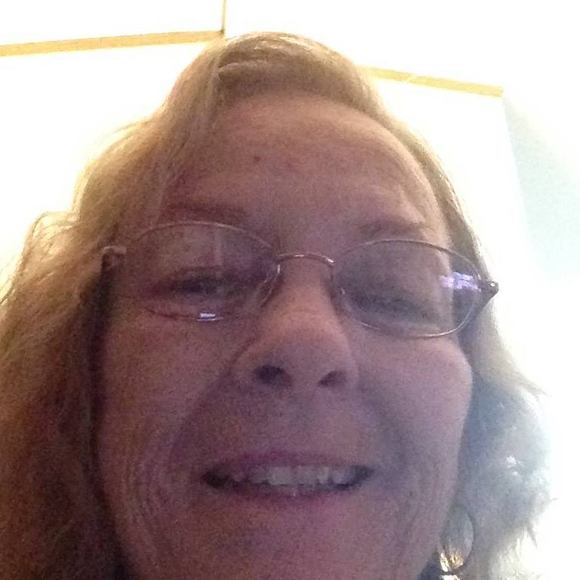 Meet your Posher, Carolyn - Picture 1 of 1