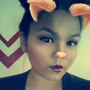 Meet your Posher, Desiree