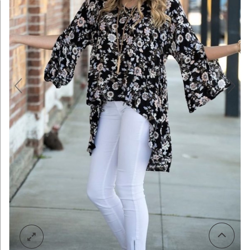 🌸🌸Boutique High Low Top with Spring Flowers Sz M - Picture 4 of 4