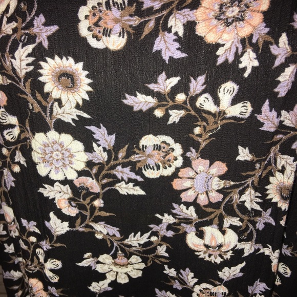 🌸🌸Boutique High Low Top with Spring Flowers Sz M - Picture 3 of 4