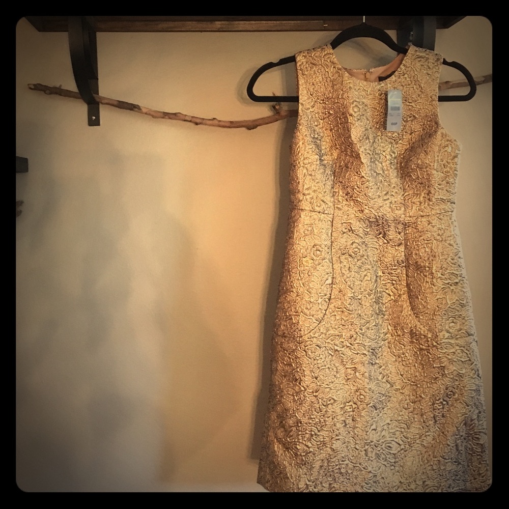 New with tags! Intricate metallic loft midi dress