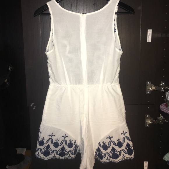 Floral embroidered romper/playsuit - Picture 5 of 6