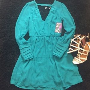 jade green long sleeve dress