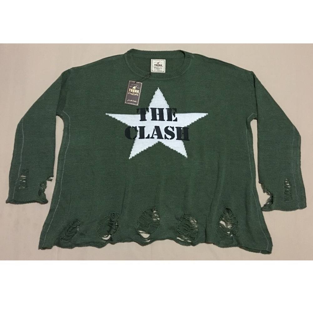 SOLD 🚫TRUNK LTD The Clash Women's Sweater $129 - Picture 2 of 6