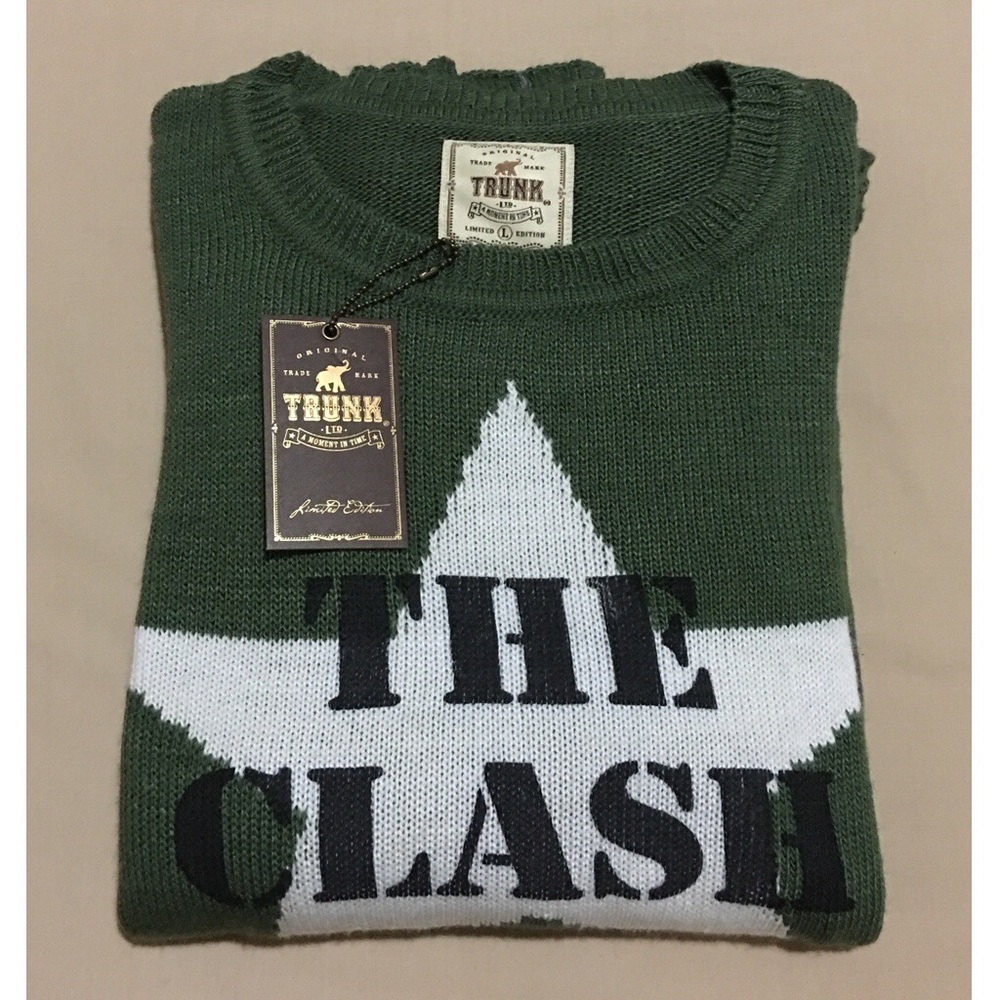 SOLD 🚫TRUNK LTD The Clash Women's Sweater $129 - Picture 6 of 6