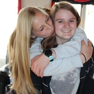 Meet your Posher, Mikinze