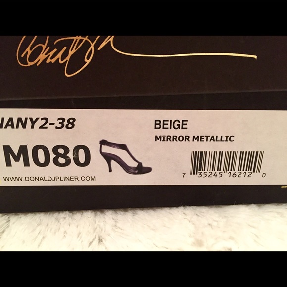 Women's Donald J Pliner heeled sandal NWT - Picture 7 of 7