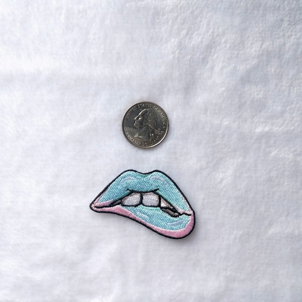 Lip biting pastel iron on Patch - Picture 2 of 2