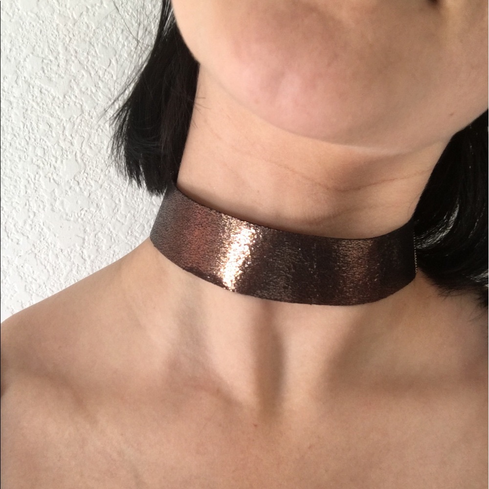 Glitz neck cuff