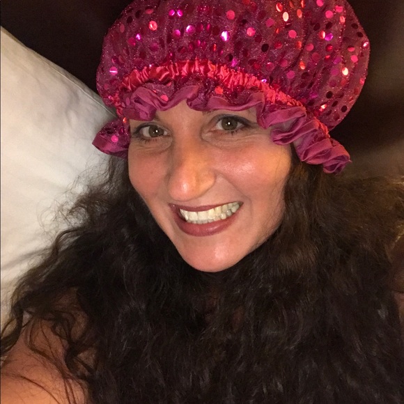 Meet your Posher, Beth - Picture 2 of 6