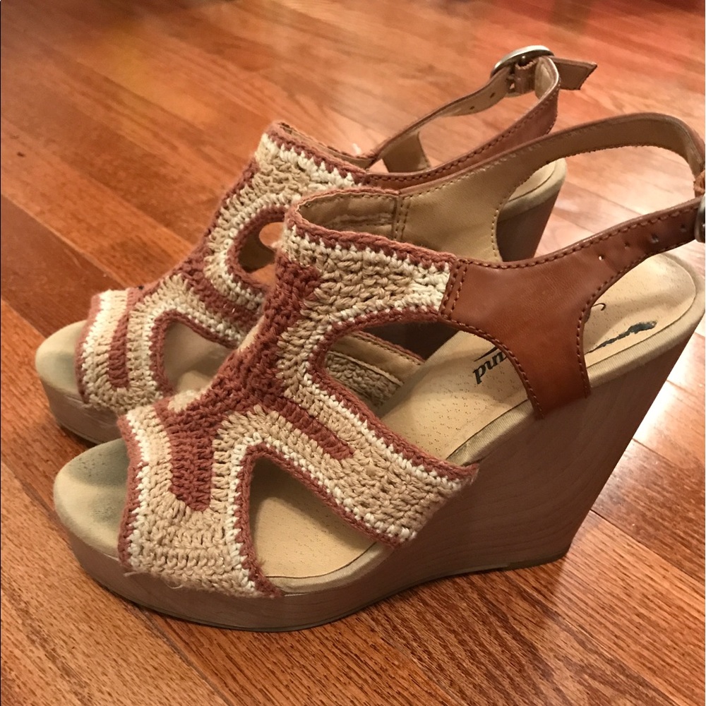 Lucky Brand wedge heels crochet tan and brown 7.5