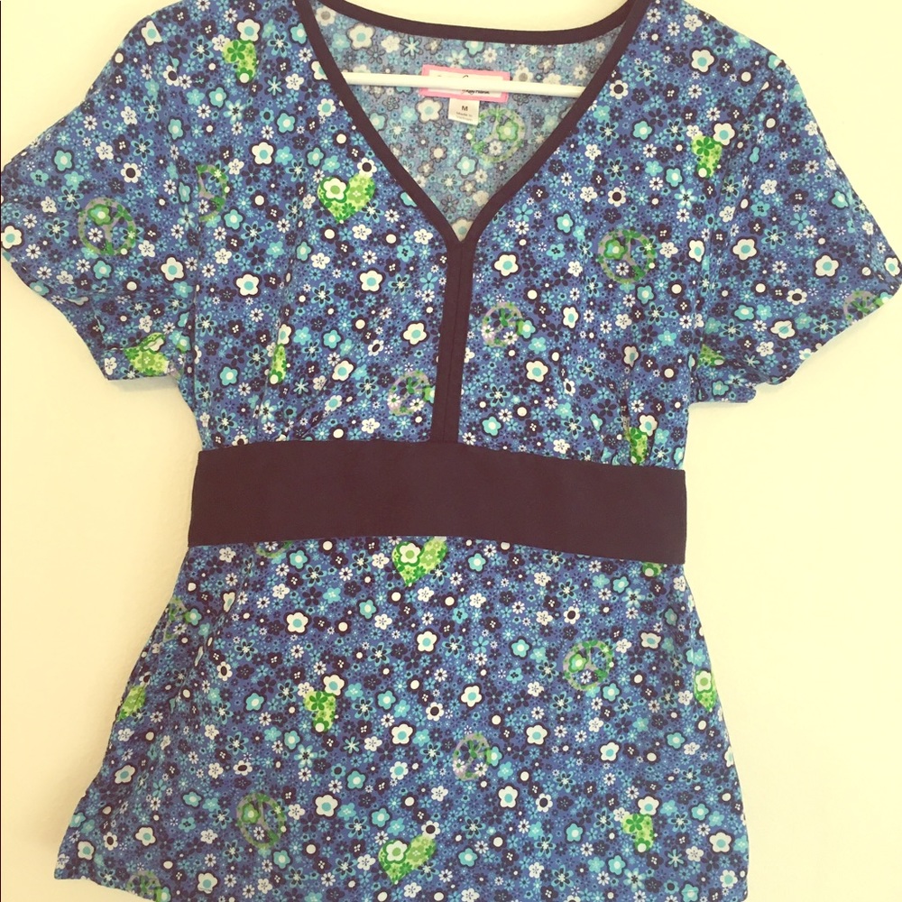 Koi brand scrub top size M