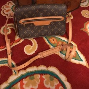 Louis Vuitton bag with adjustable strap