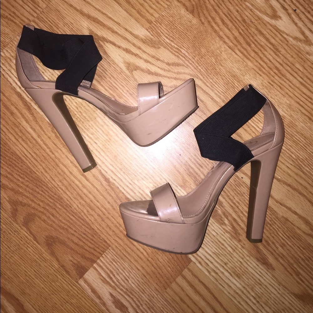 Jessica Simpson heels