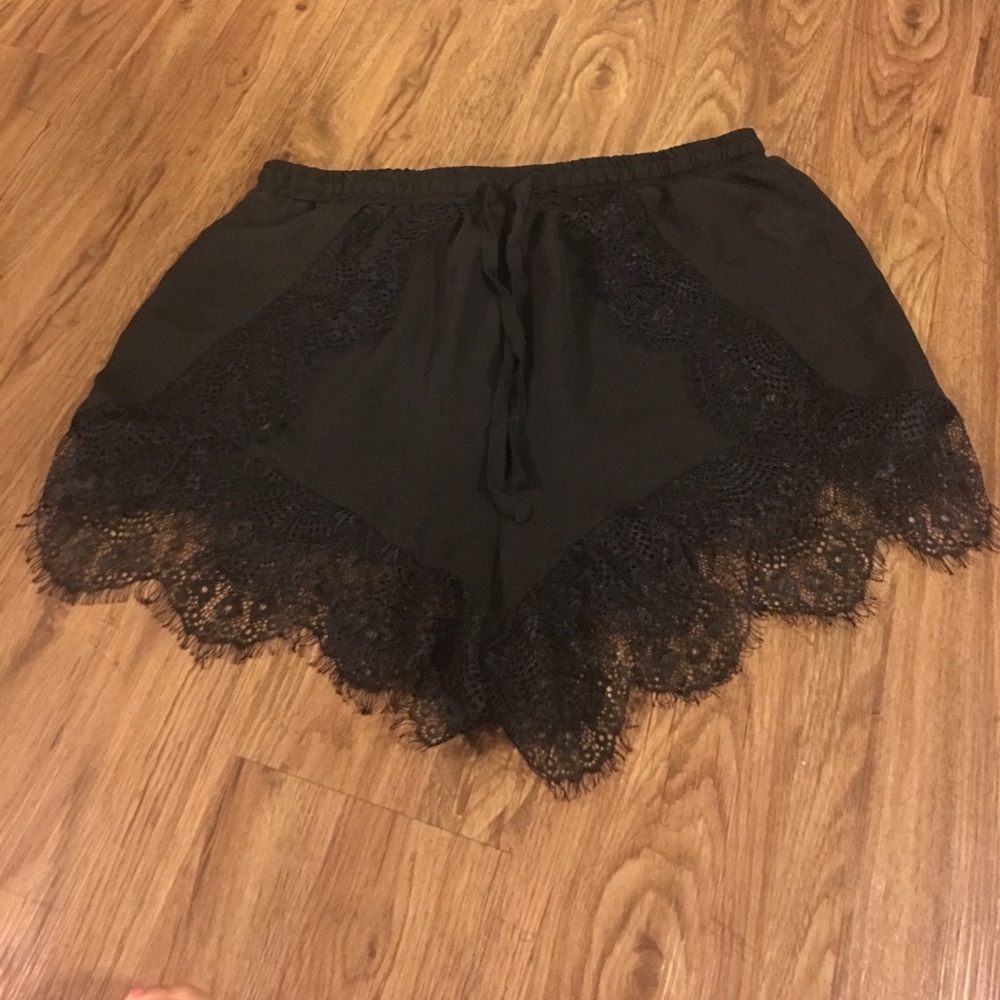 Windsor black lacy flowy shorts