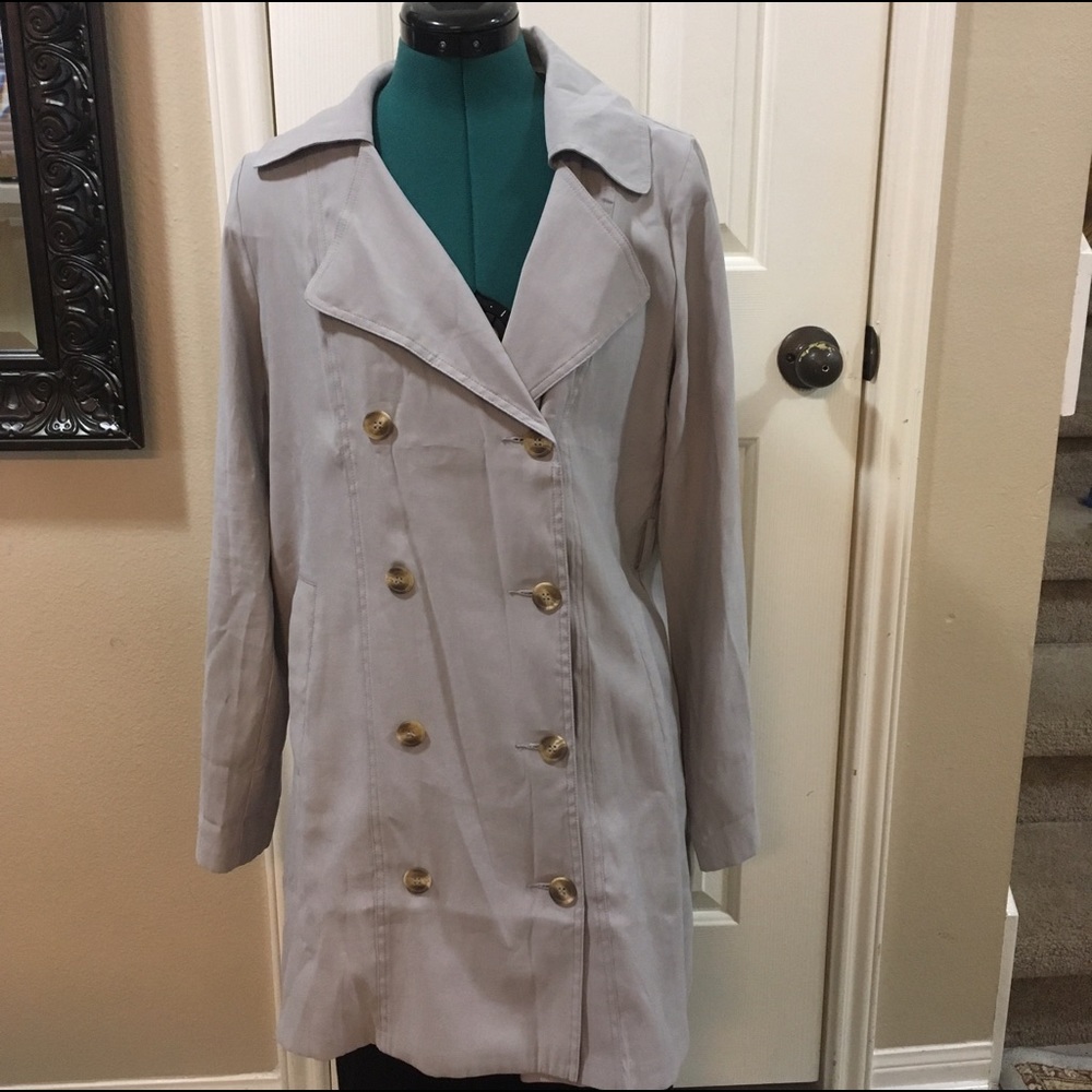 Light gray soft outdoor jacket NWT Forever 21