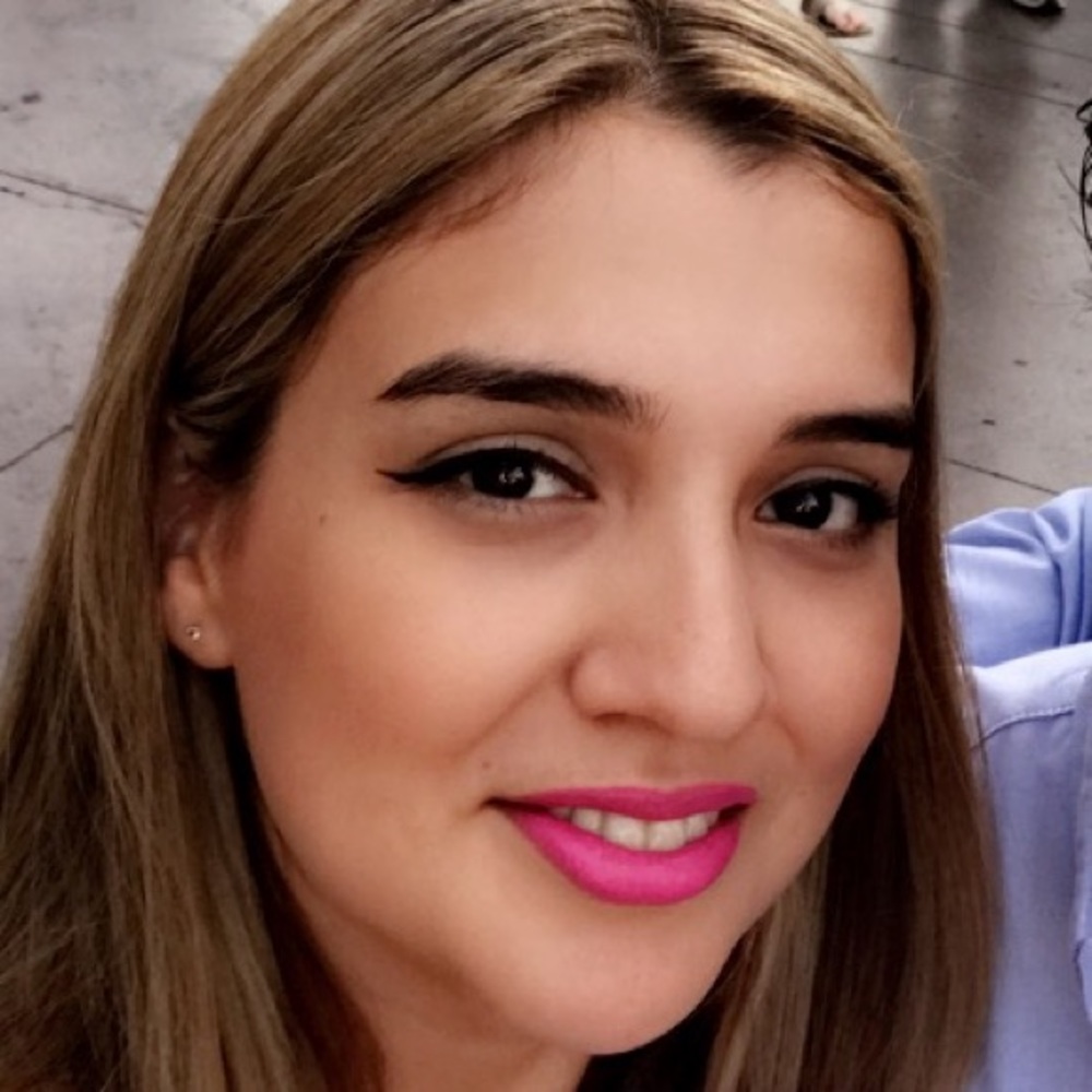 Meet your Posher, Valeria