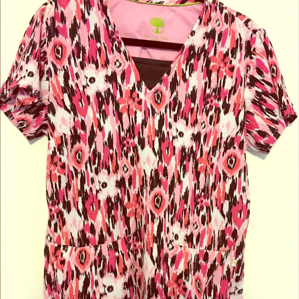 Healing Hands scrub top size M