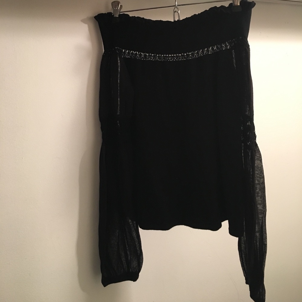 Elie Tahari off shoulder black top!