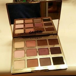 Tartelette amazonian clay matte palette