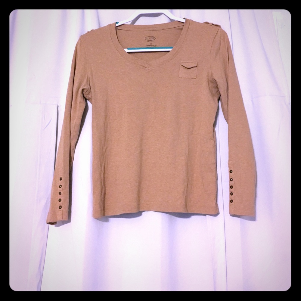 Brown t shirt