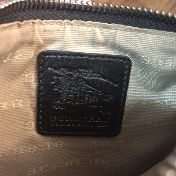 Authentic Burberry wristlet - Picture 3 of 4