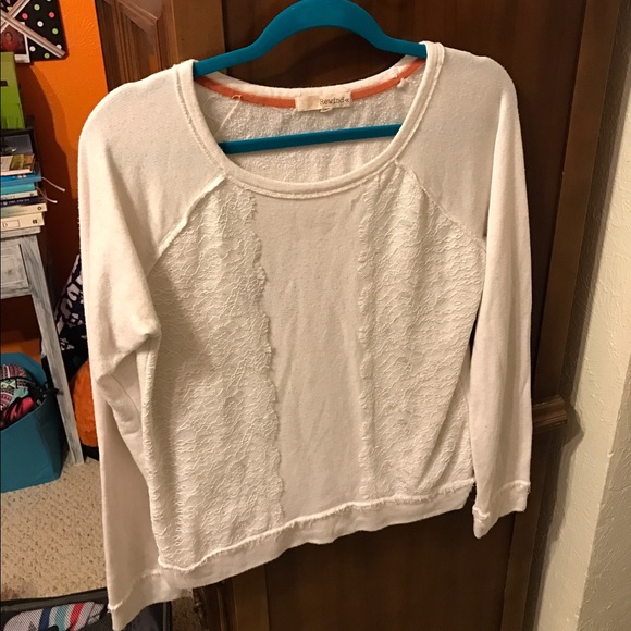 Creme sweater - Picture 1 of 1