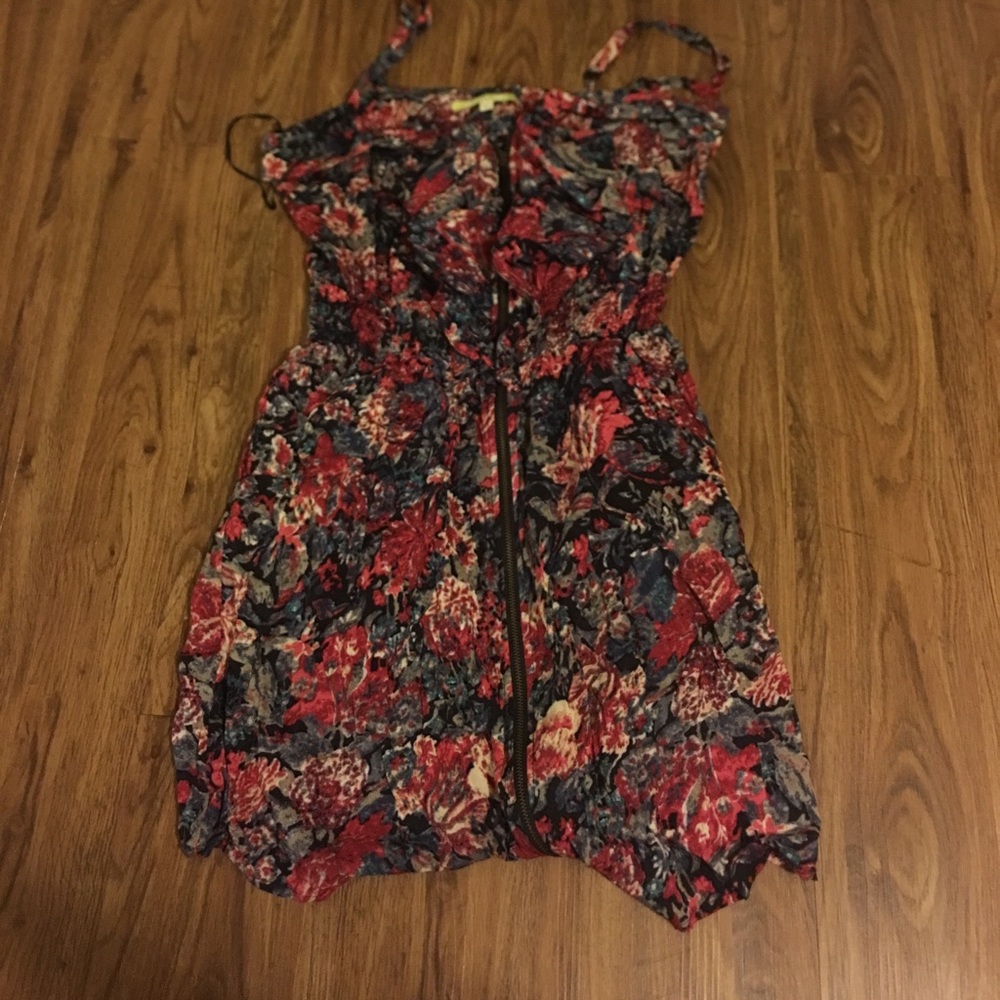 Gianni Bini Floral summer dress, size small.