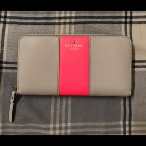 Kate spade Zipper wallet