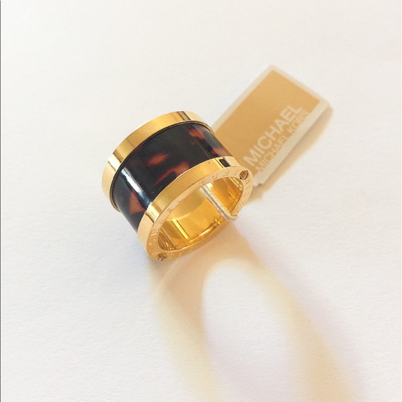 Michael Kors Jewelry - 🎉Sale🎉NWT Michael Kors beautiful ring SZ 7